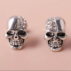 Skull Earing Silver Rhinestones